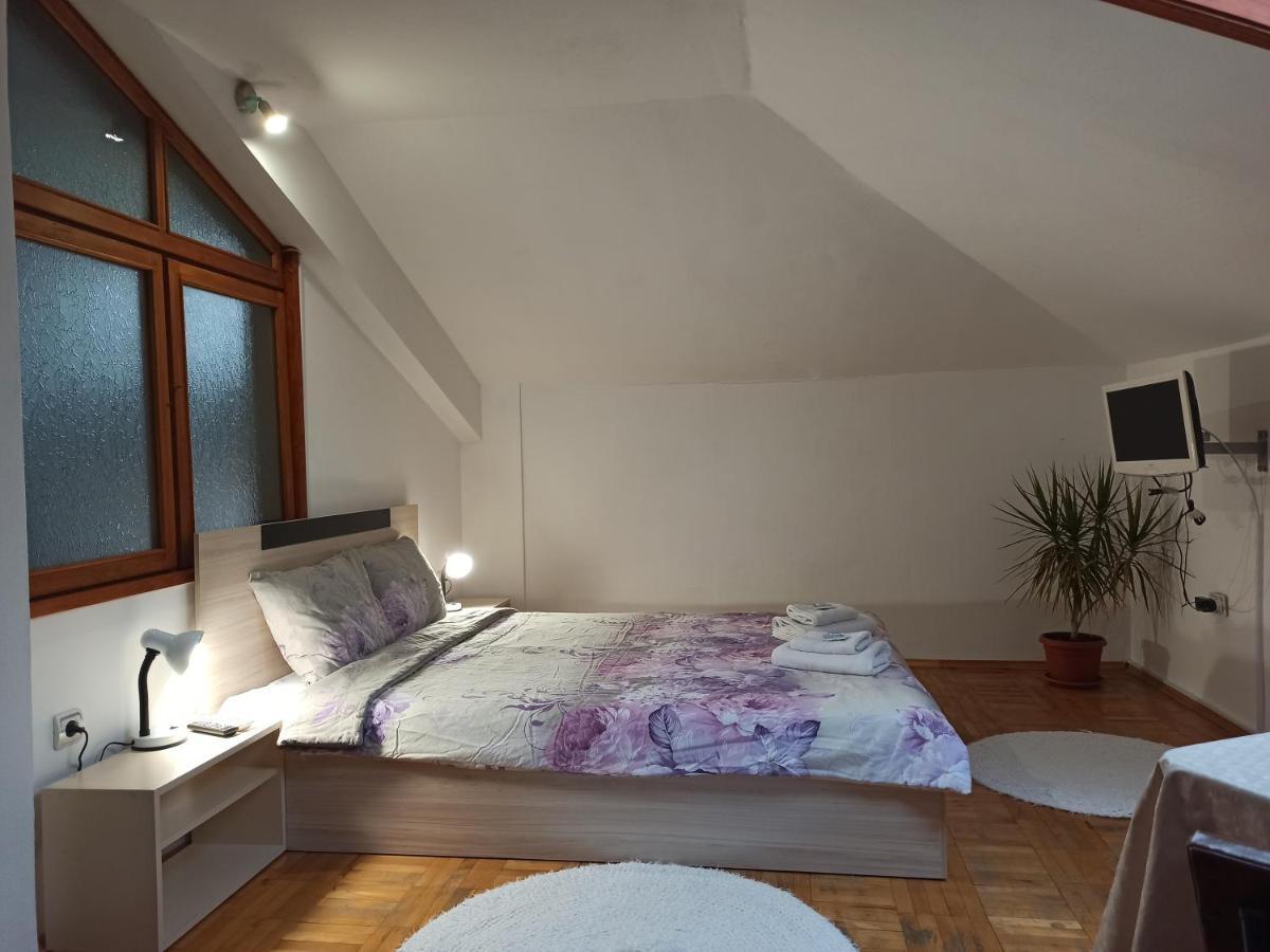 Guest House Ganovi カロファー エクステリア 写真