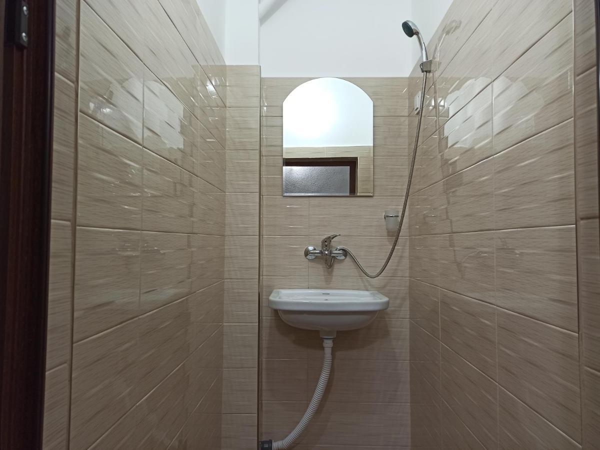 Guest House Ganovi カロファー エクステリア 写真